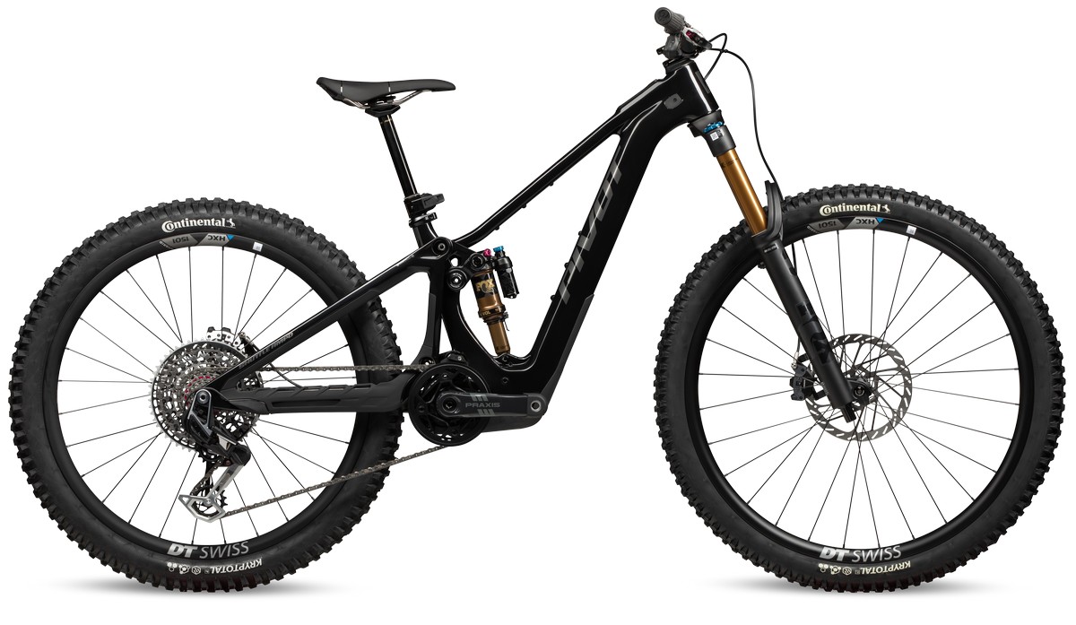 Karbonski okvir Pivot Shuttle AMP’d je prilagojen vsaki velikosti za enako vozno izkušnjo.